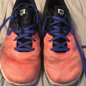 Used Nike Women’s Metcon 3 size 6